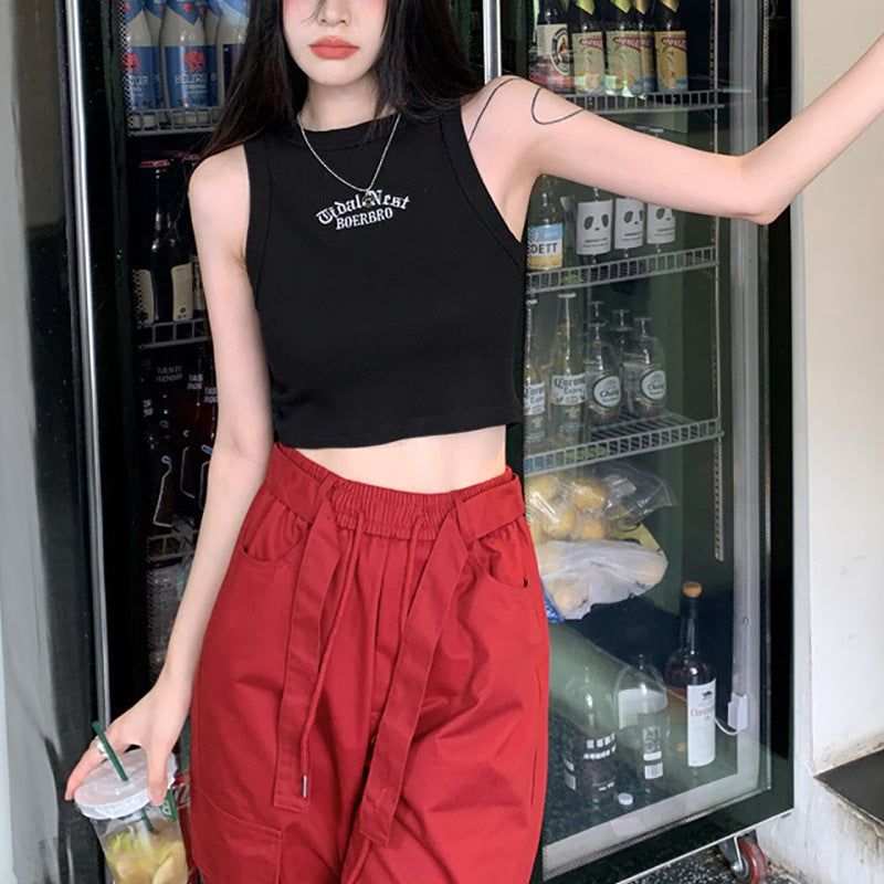 Kvinnors Crop Top med Hög Krage och Subtil Logotyp Mirla-Eva Jonsson
