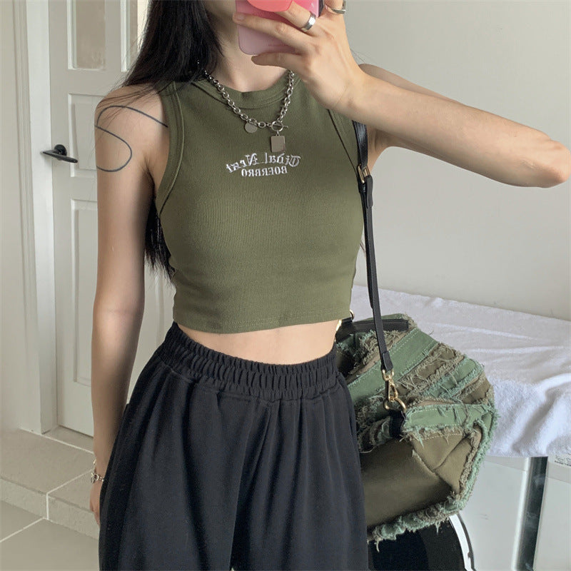 Kvinnors Crop Top med Hög Krage och Subtil Logotyp Mirla-Eva Jonsson