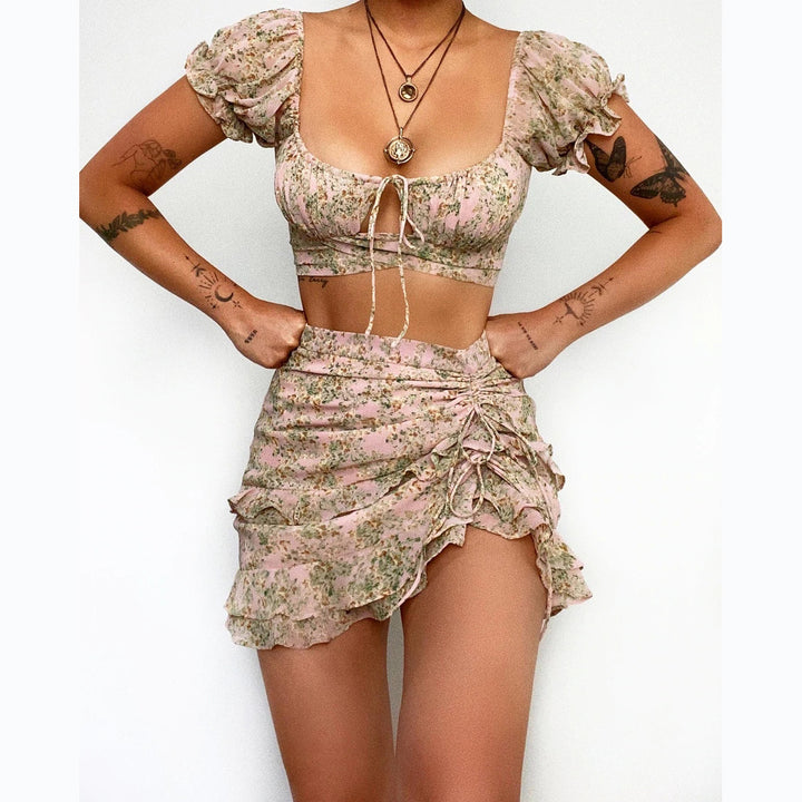 Kvinnors Crop Top och Mini Kjol Set Mirla-Eva Jonsson