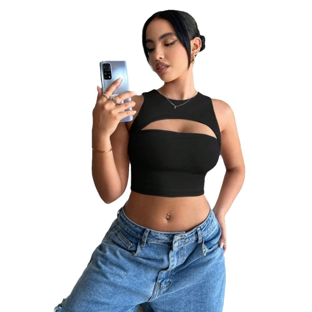 Kvinnors Cropped Top med Trendig Utskärning och Figurnära Design Mirla-Eva Jonsson