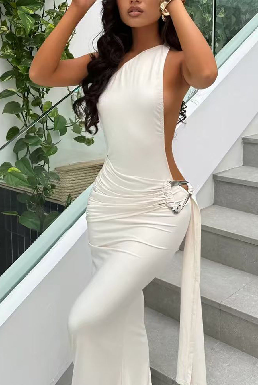 Kvinnors Cut-Out Maxi Klänning med elegant ryggutskärning och sidodraperingar-Eva Jonsson