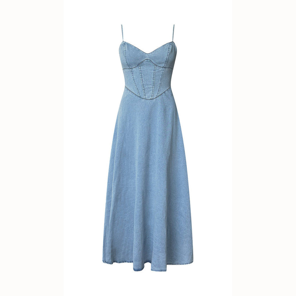 Kvinnors Denim Maxi Klänning med Elegant Skärning och Spagetti Remmar Mirla-Eva Jonsson