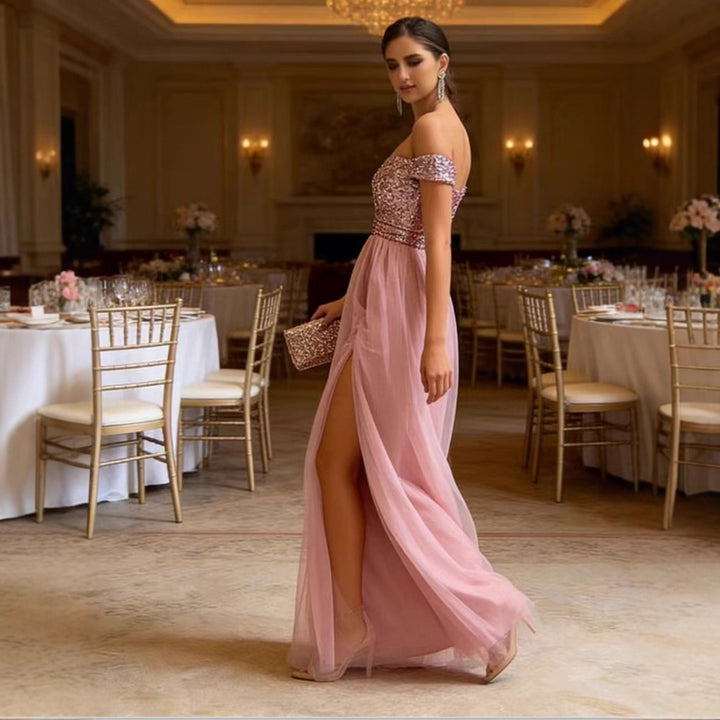 Kvinnors Elegant Aftonklänning med Strapless Design och Gnistrande Applikationer-Eva Jonsson
