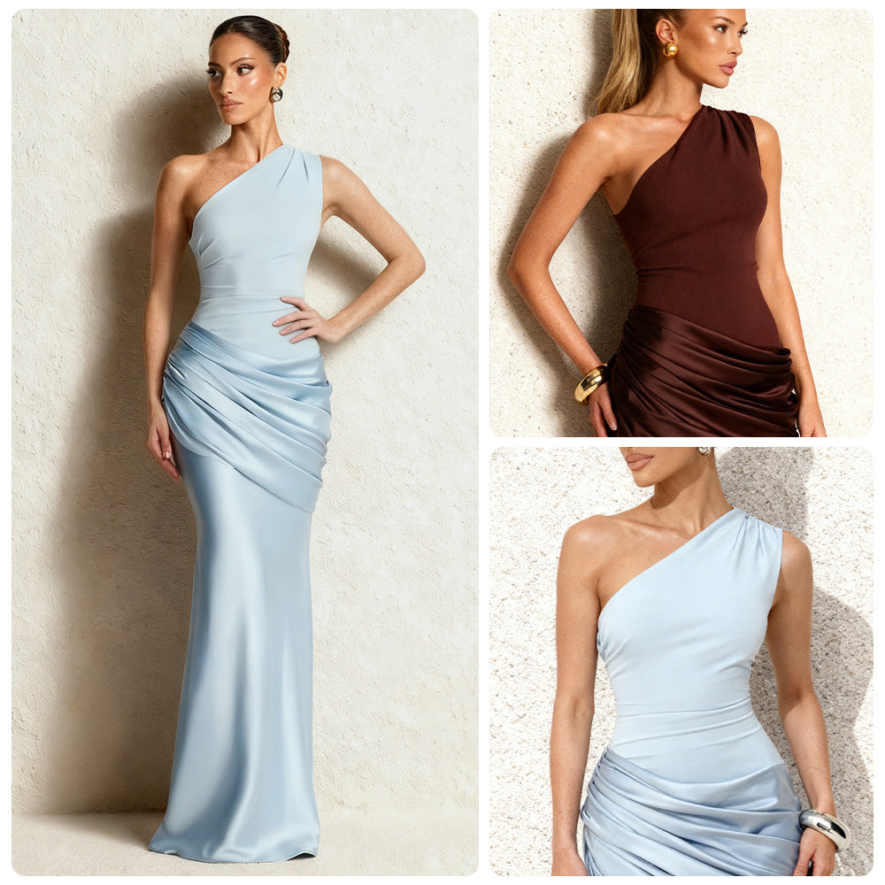 Kvinnors Elegant Asymmetrisk Aftonklänning med Flödande Satin och Sofistikerad Drapering Detalj-Eva Jonsson