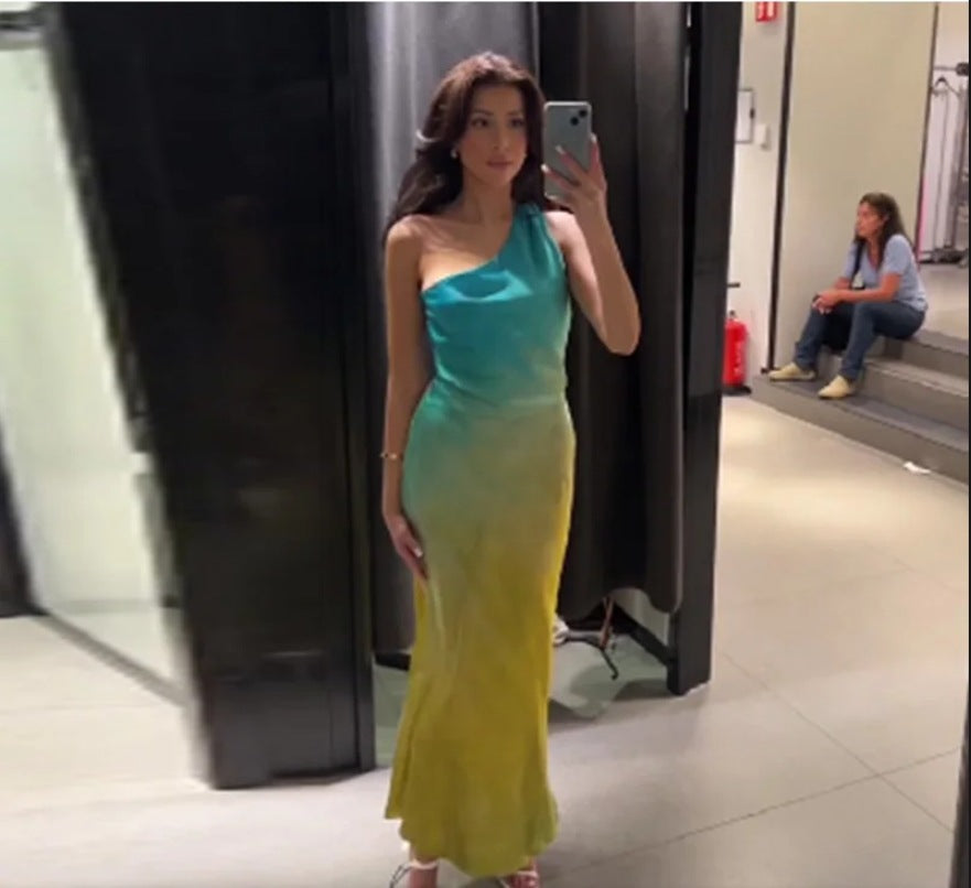 Kvinnors Elegant Asymmetrisk Maxi Klänning med Mjuk Gradient och Bekväm Passform-Eva Jonsson