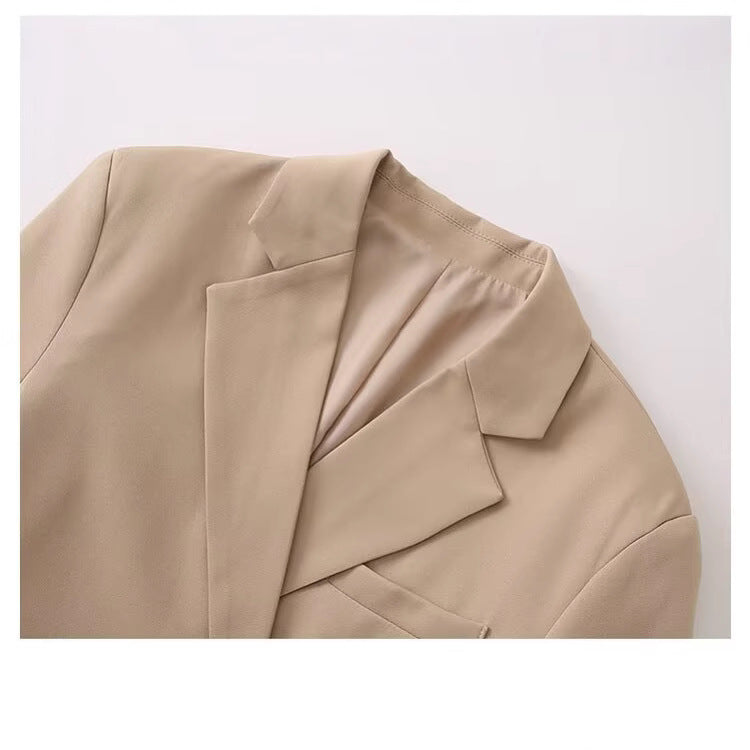 Kvinnors Elegant Blazer Jacka med Modern Snitt och Praktiska Fickor Mirla-Eva Jonsson