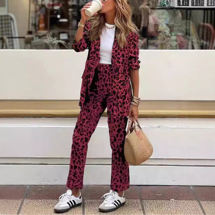 Kvinnors Elegant Blazer Kostym i Modern Djurtryck Mirla-Eva Jonsson