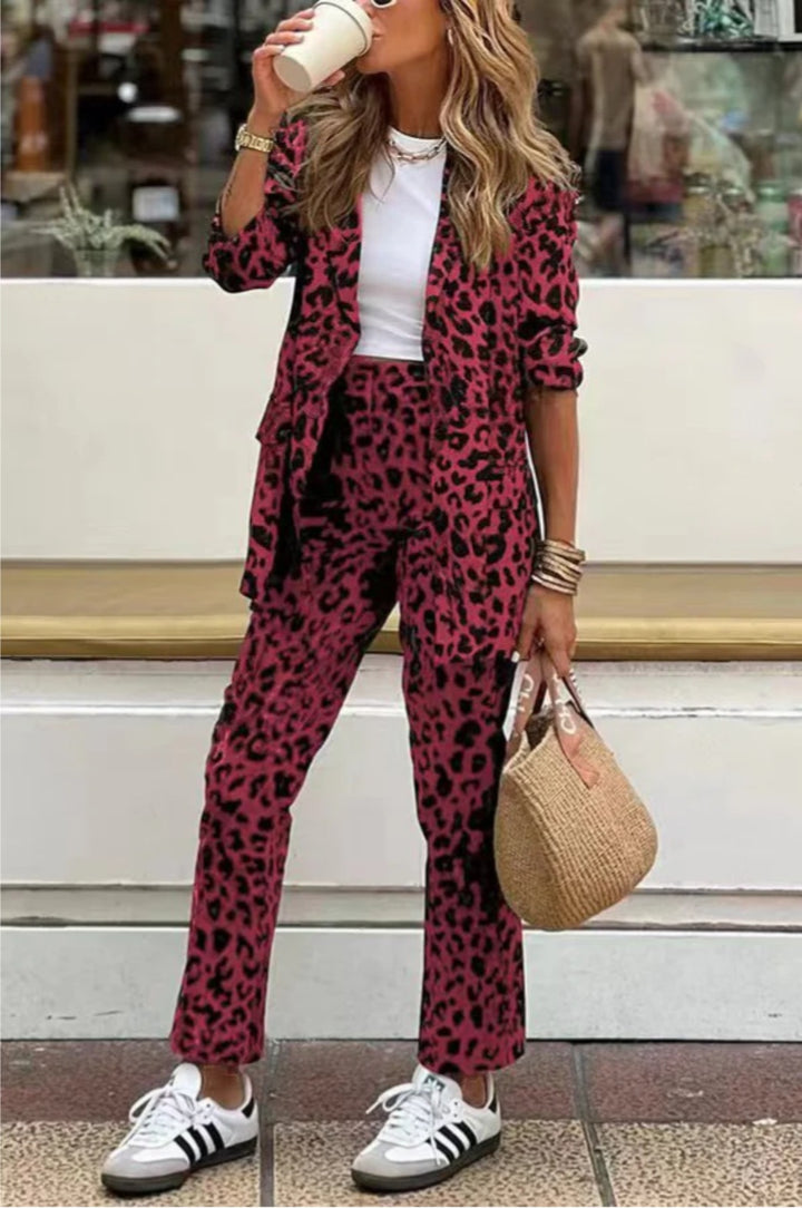Kvinnors Elegant Blazer Kostym i Modern Djurtryck Mirla-Eva Jonsson