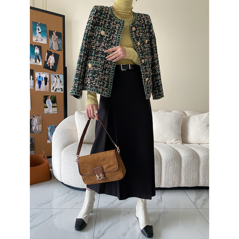 Kvinnors Elegant Boucle Jacka med Dekorativa Knappar Mirla-Eva Jonsson