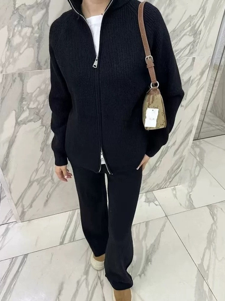 Kvinnors Elegant Cardigan med Dragkedja och Matchande Byxor Mirla-Eva Jonsson