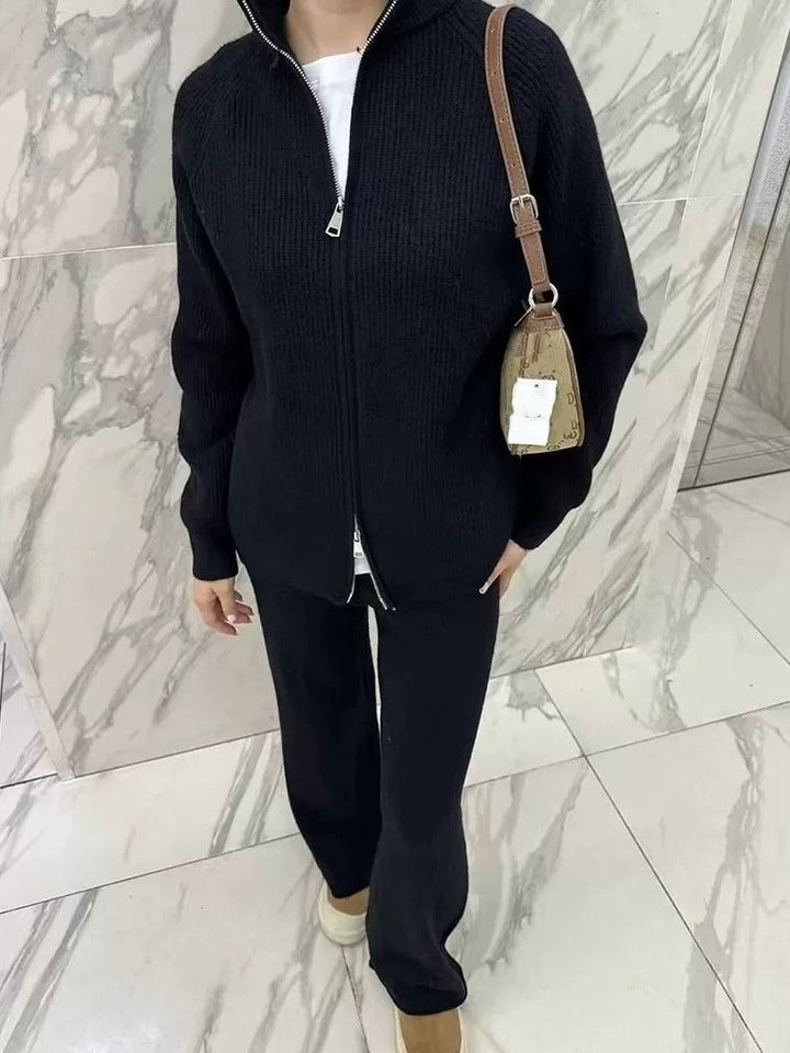 Kvinnors Elegant Cardigan med Dragkedja och Matchande Byxor Mirla-Eva Jonsson