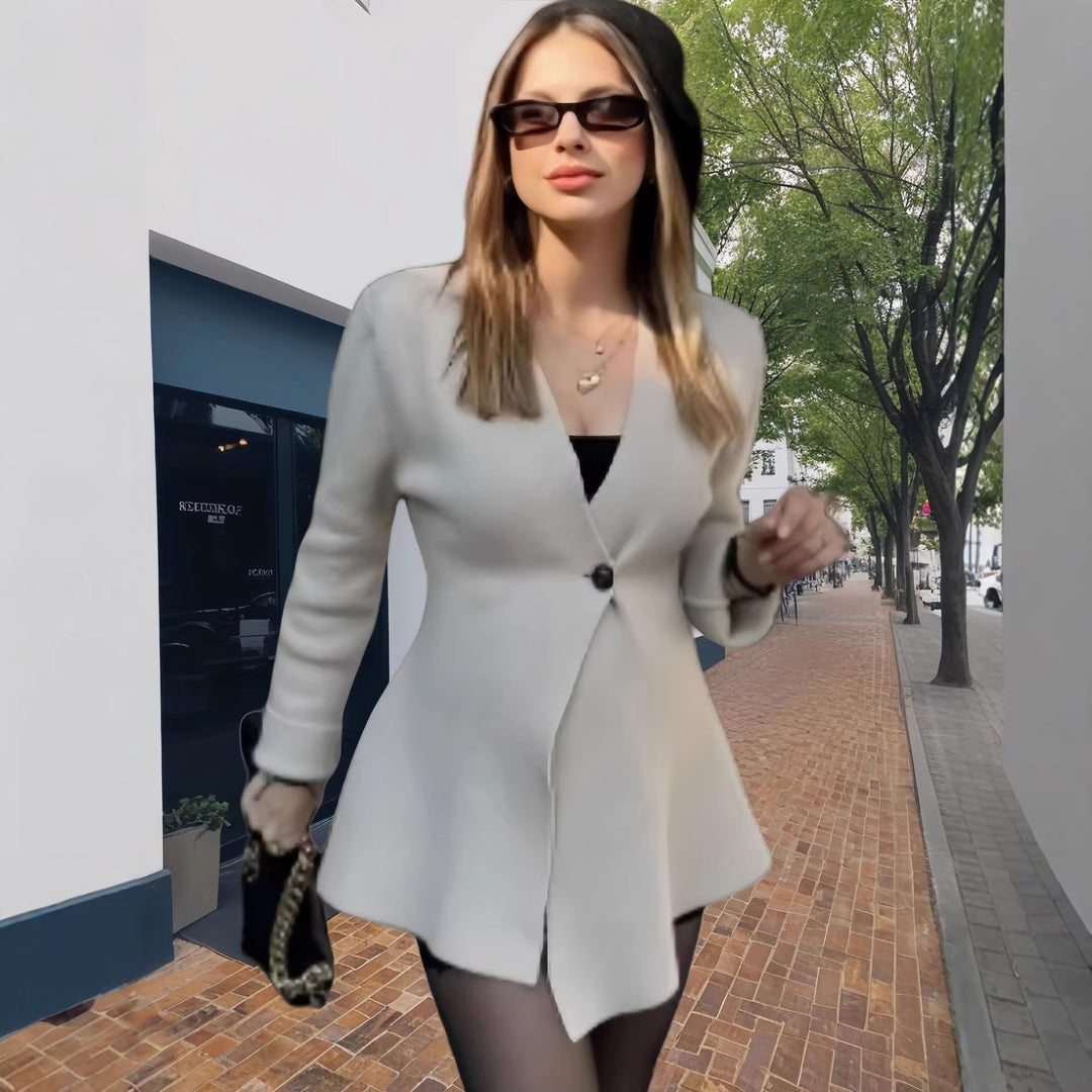 Kvinnors Elegant Cardigan med Modern Skärning och Full Knapplåsning Mirla-Eva Jonsson