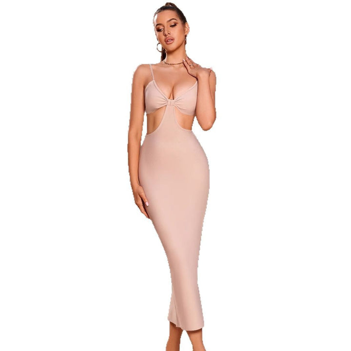 Kvinnors Elegant Figur-Fit Maxi Klänning med Innovativt Utskärning Design Mirla-Eva Jonsson