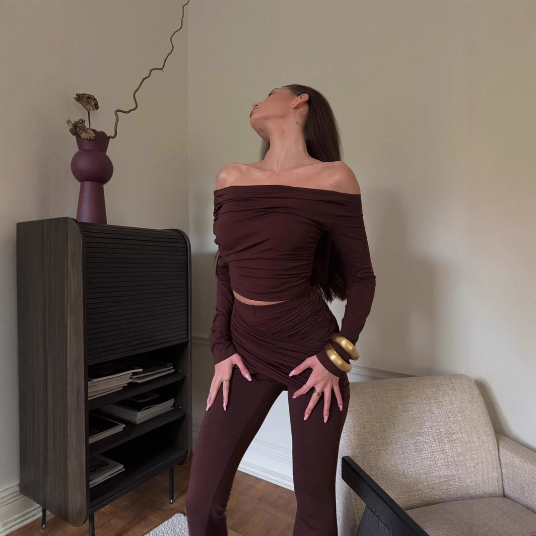 Kvinnors Elegant Jumpsuit med Bred Ben och Off-Shoulder Design Mirla-Eva Jonsson