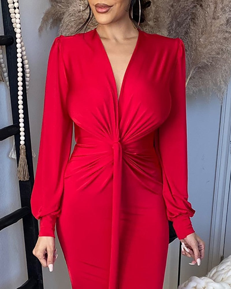 Kvinnors Elegant Kvällsklänning med Djup V-Hals och Slits Mirla-Eva Jonsson