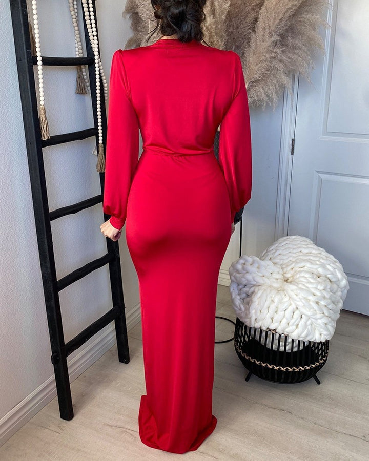 Kvinnors Elegant Kvällsklänning med Djup V-Hals och Slits Mirla-Eva Jonsson