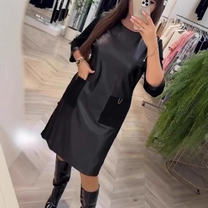 Kvinnors Elegant Läderklänning med Praktiska Dragkedjefickor Mirla-Eva Jonsson