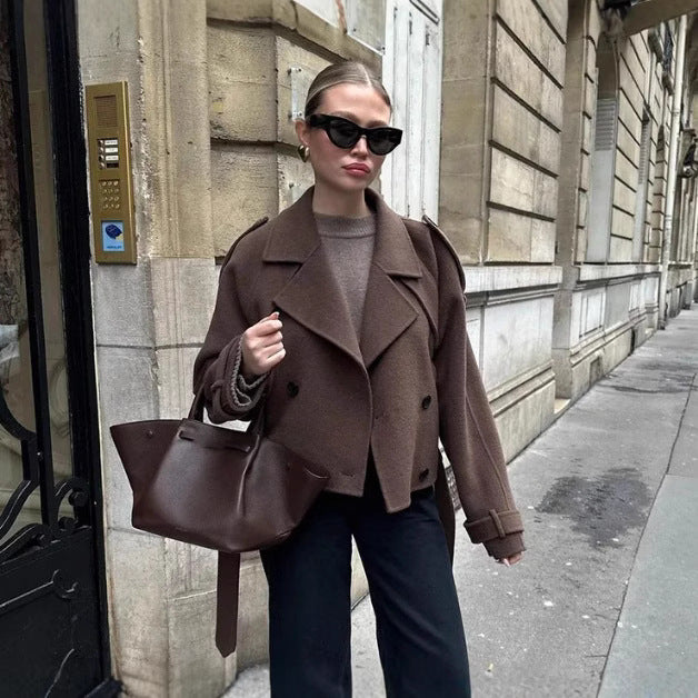 Kvinnors Elegant Lång Trench Coat med Strukturerad Ståkrage Mirla-Eva Jonsson