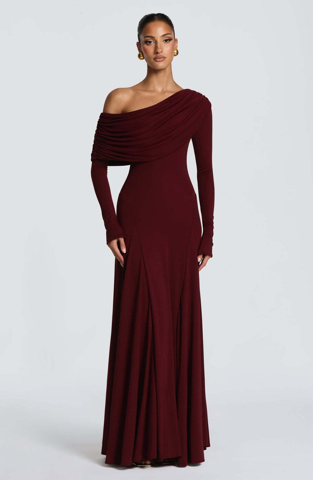 Kvinnors Elegant Långärmad Maxi Klänning med Asymmetrisk Drapering Detalj-Eva Jonsson