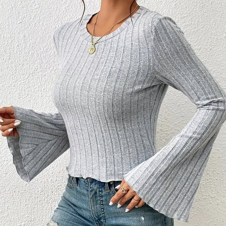 Kvinnors Elegant Långärmad Topp med Mode Ruffle Detaljer Mirla-Eva Jonsson