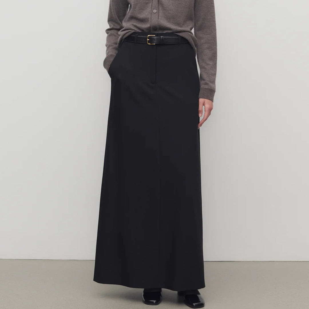 Kvinnors Elegant Maxi Kjol med Hög Midja och Sidfickor Mirla-Eva Jonsson