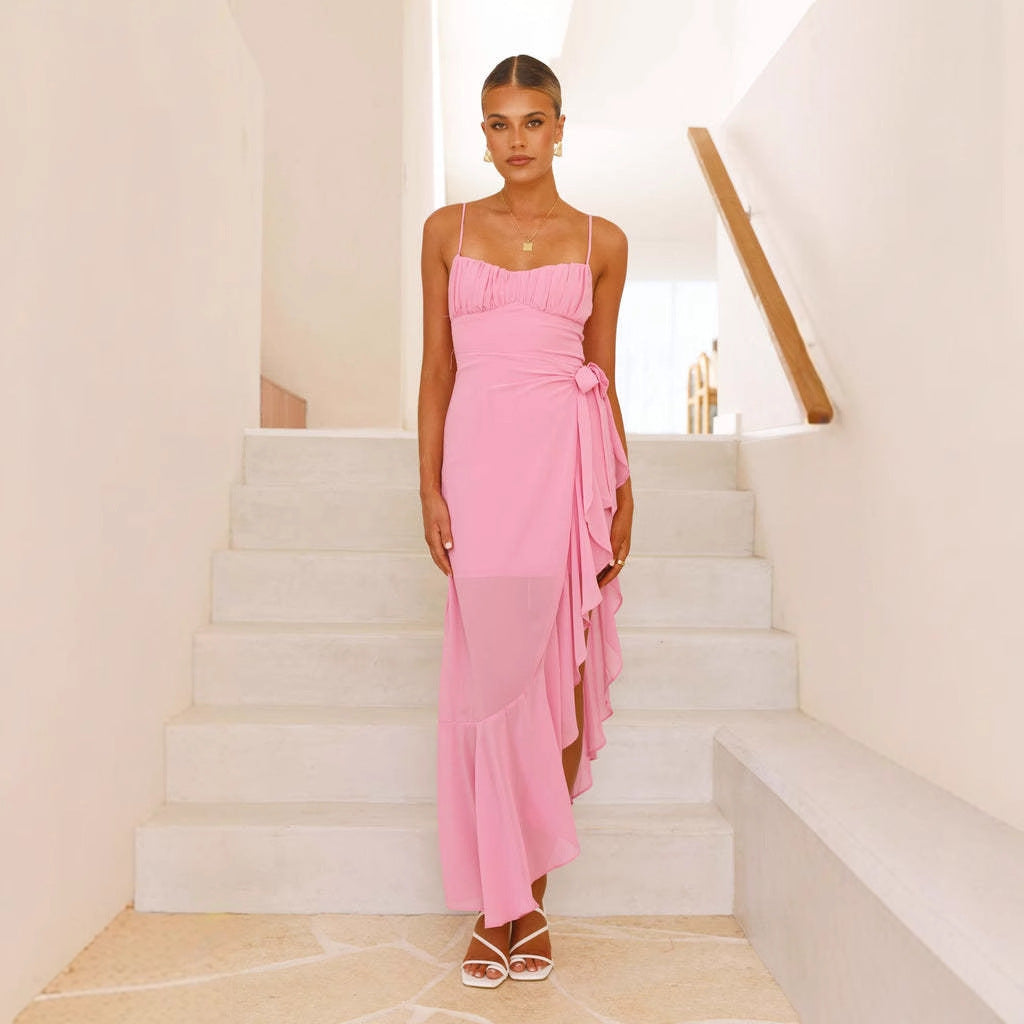 Kvinnors Elegant Maxi Klänning med Asymmetrisk Skärning och Volanger Mirla-Eva Jonsson