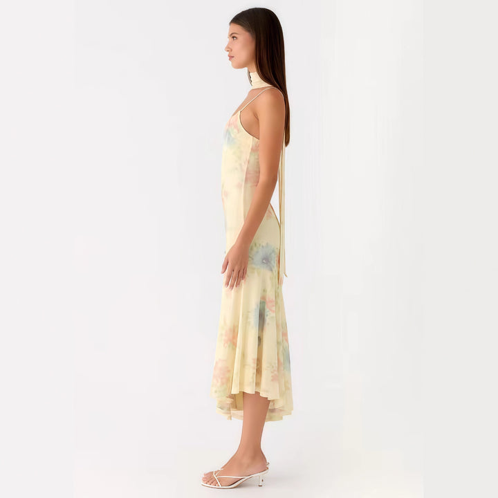 Kvinnors Elegant Maxi Klänning med Blommig Chiffon Design och Halterneck Skärning-Eva Jonsson