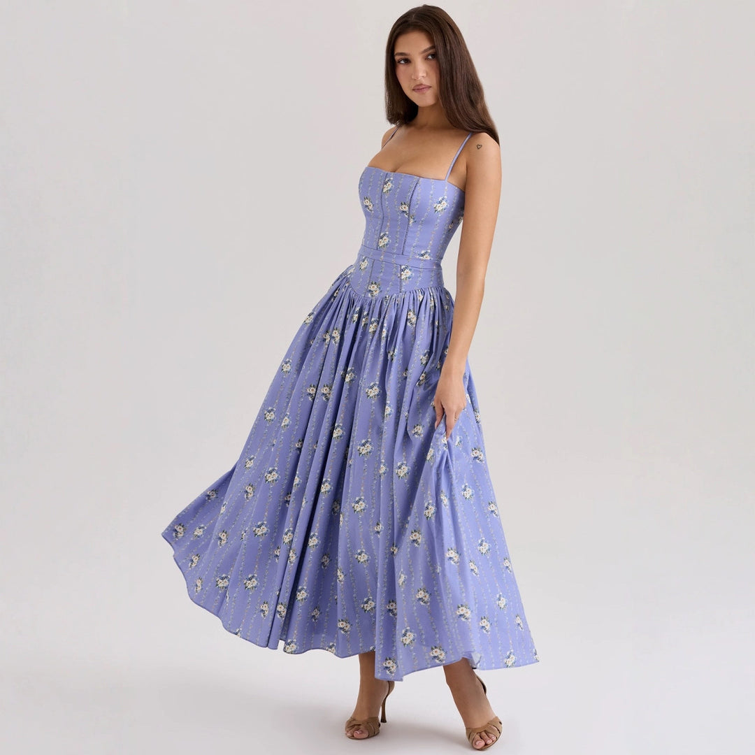 Kvinnors Elegant Maxi Klänning med Blommiga Accenter-Eva Jonsson