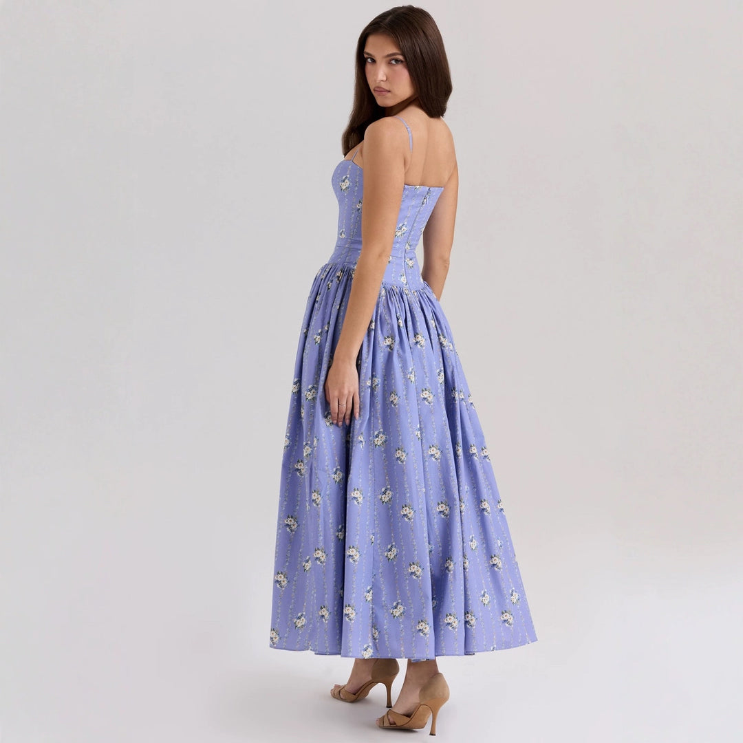 Kvinnors Elegant Maxi Klänning med Blommiga Accenter-Eva Jonsson