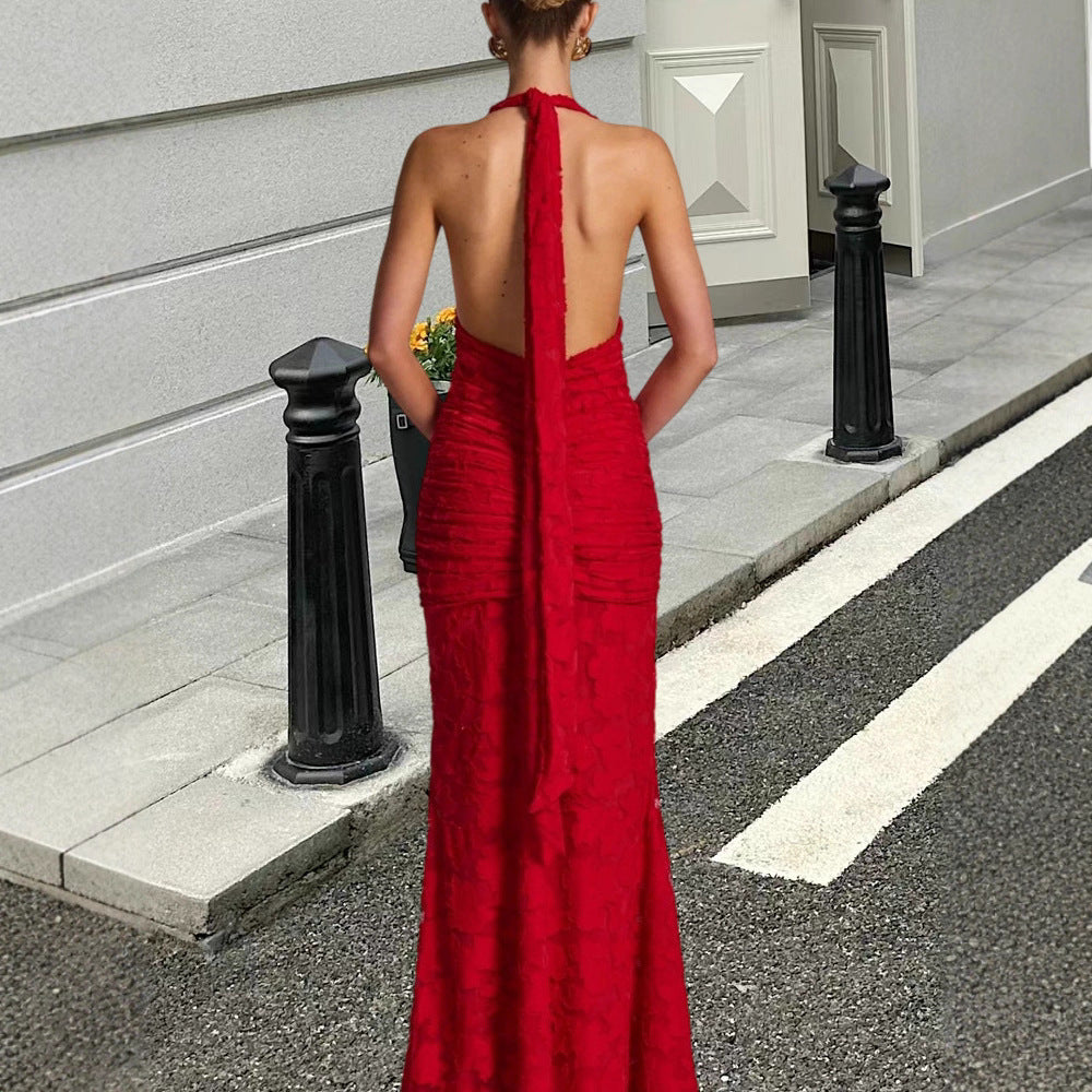 Kvinnors Elegant Maxi Klänning med Djup V-Hals och Rynkad Design-Eva Jonsson