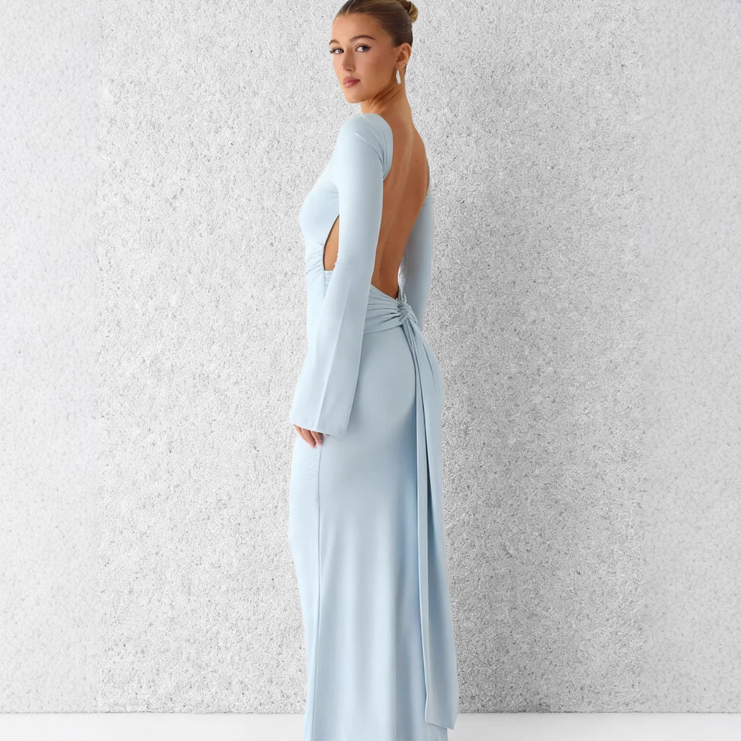 Kvinnors Elegant Maxi Klänning med Långa Ärmar och Flödande Kjol Mirla-Eva Jonsson