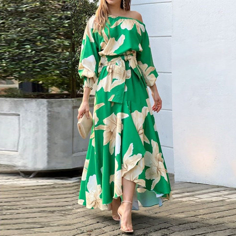 Kvinnors Elegant Maxi Klänning med Off-Shoulder Design och Volang Detaljer Mirla-Eva Jonsson
