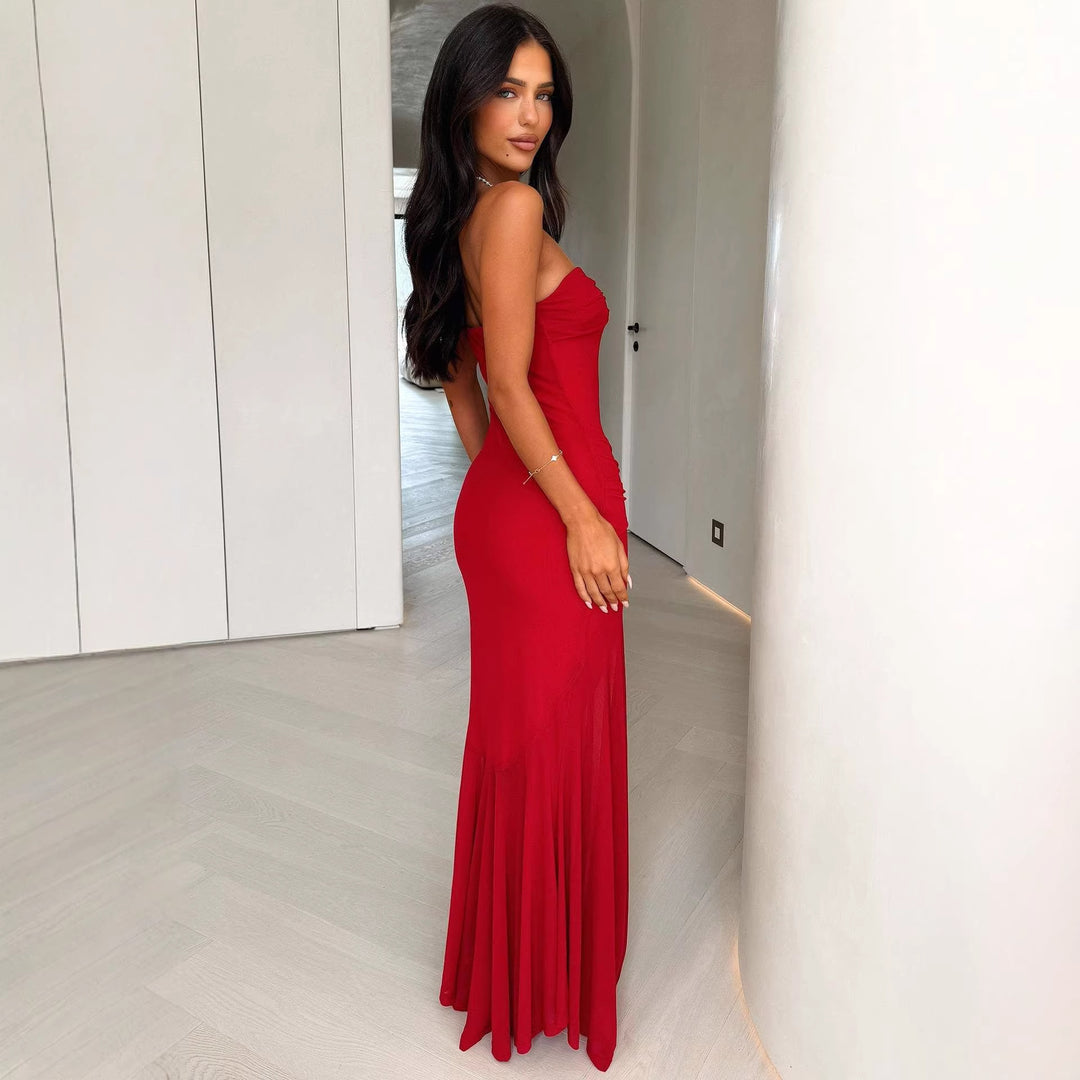 Kvinnors Elegant Maxi Klänning med Rynkad Liv och Flödande Kjol Mirla-Eva Jonsson