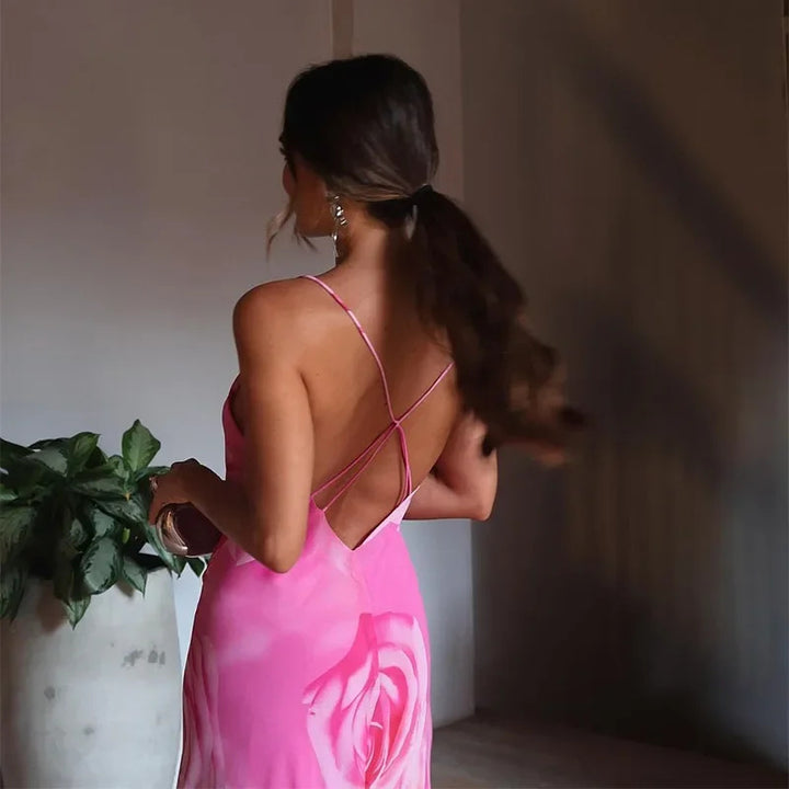 Kvinnors Elegant Maxi Klänning med Sid slit och Delikata Remmar Mirla-Eva Jonsson