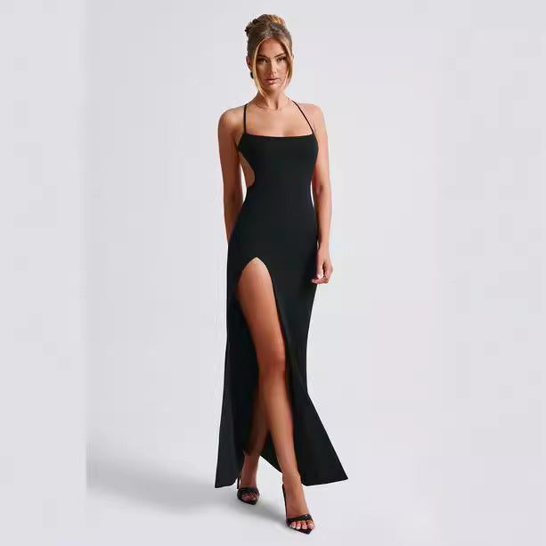 Kvinnors Elegant Maxi Klänning med Sidofålla och Tunna Remmar-Eva Jonsson