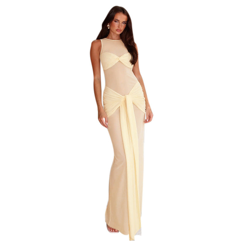 Kvinnors Elegant Maxi Klänning med Sofistikerad Drapering Design och Hög Slits-Eva Jonsson