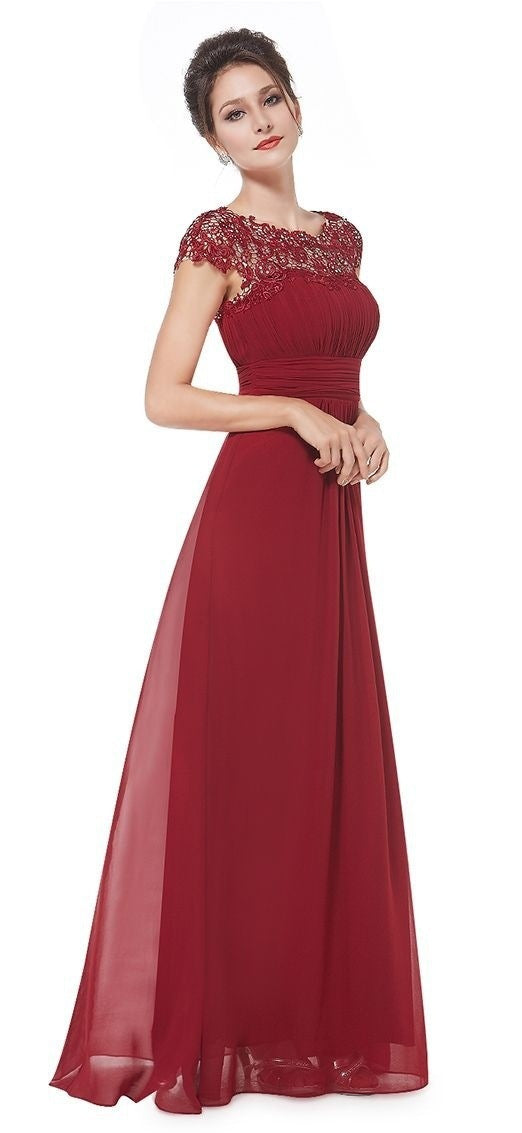 Kvinnors Elegant Maxi Klänning med Spets Topp och Flödande Kjol-Eva Jonsson