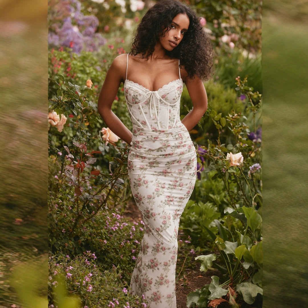 Kvinnors Elegant Maxi Klänning med Spetskorsett och Blommigt Mönster Mirla-Eva Jonsson