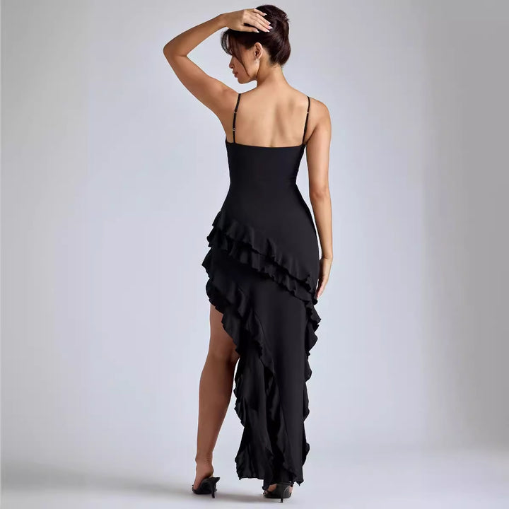 Kvinnors Elegant Maxi Klänning med Voluminösa Rynkdetaljer och Sexy Slits-Eva Jonsson
