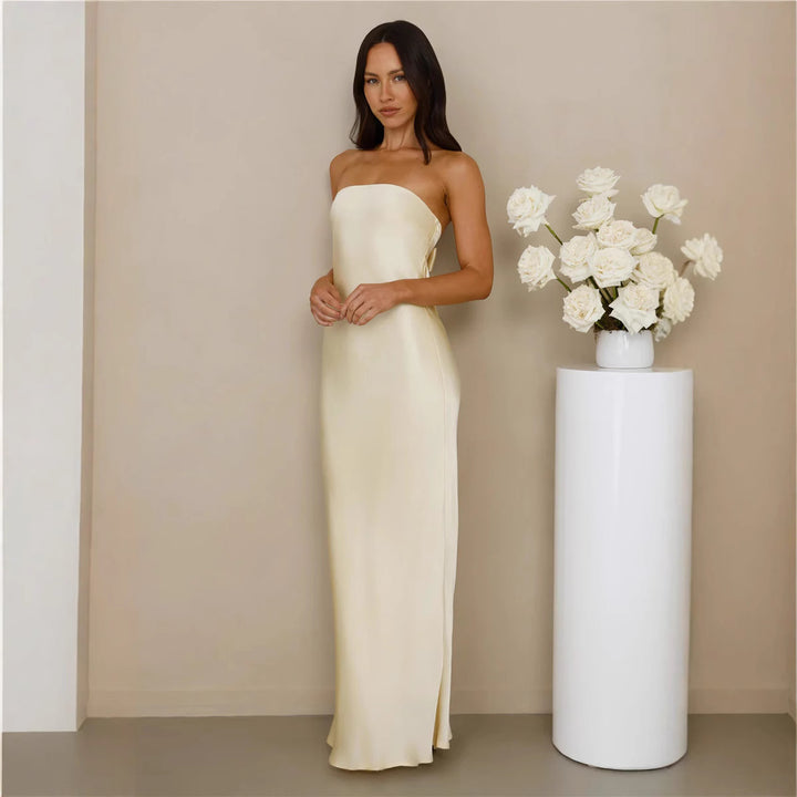 Kvinnors Elegant Off-Shoulder Maxi Klänning Gjord av Satin-Liknande Material-Eva Jonsson