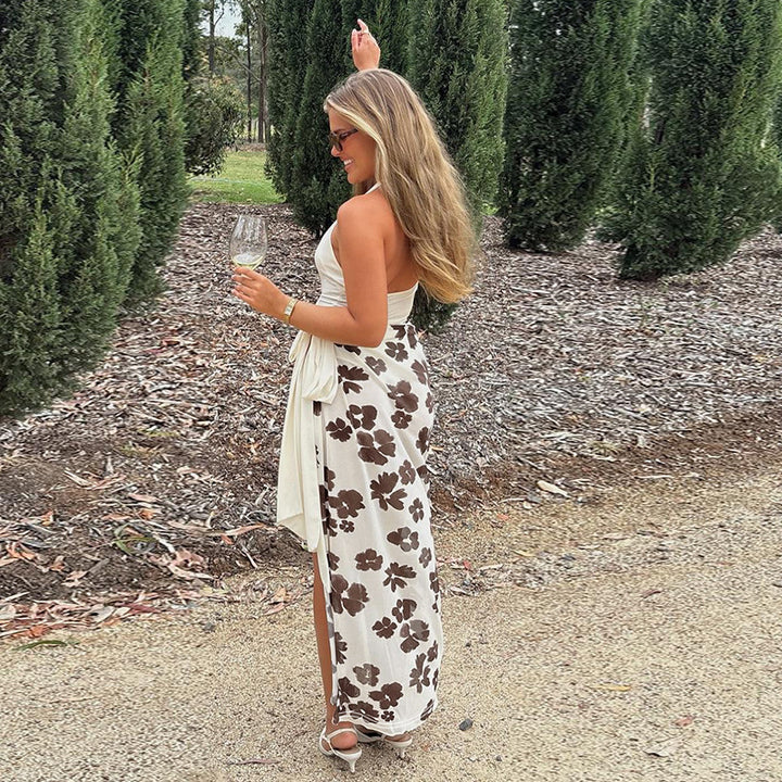 Kvinnors Elegant Omslag Klänning med Blommönster och Djup V-Hals Mirla-Eva Jonsson