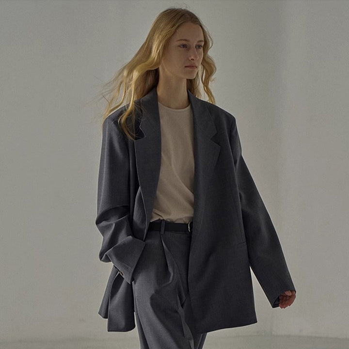 Kvinnors Elegant Oversized Blazer med Noble Cut Mirla-Eva Jonsson