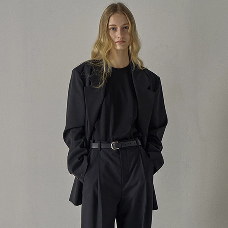 Kvinnors Elegant Oversized Blazer med Noble Cut Mirla-Eva Jonsson