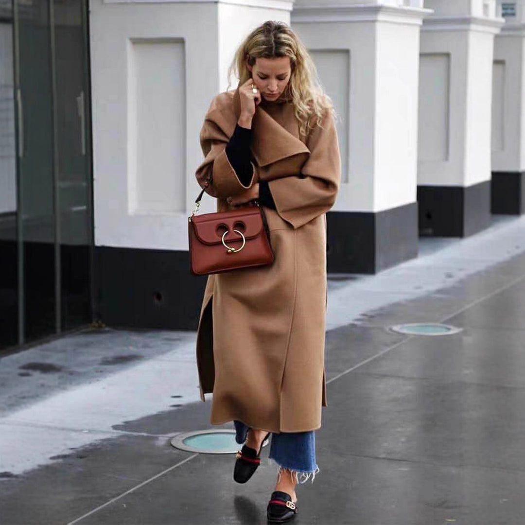 Kvinnors Elegant Oversized Kappa med Öppen Framsida Mirla-Eva Jonsson