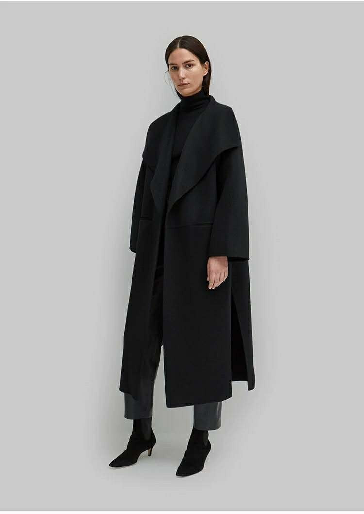 Kvinnors Elegant Oversized Kappa med Öppen Framsida Mirla-Eva Jonsson