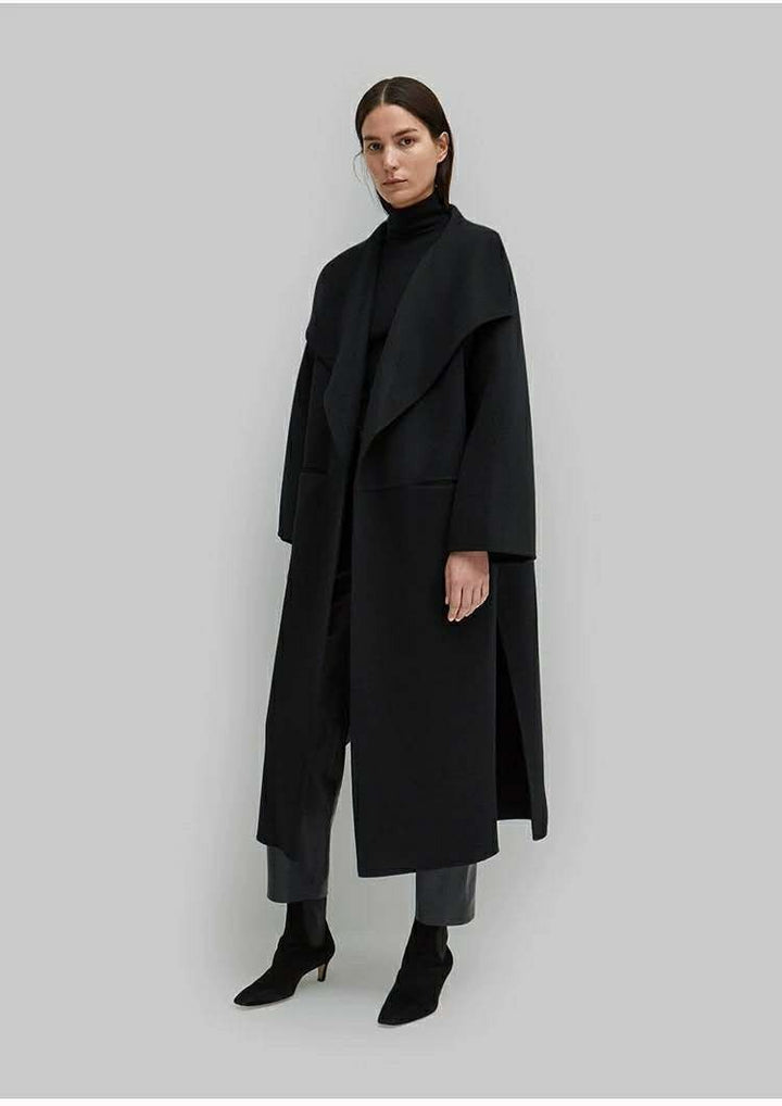 Kvinnors Elegant Oversized Kappa med Öppen Framsida Mirla-Eva Jonsson