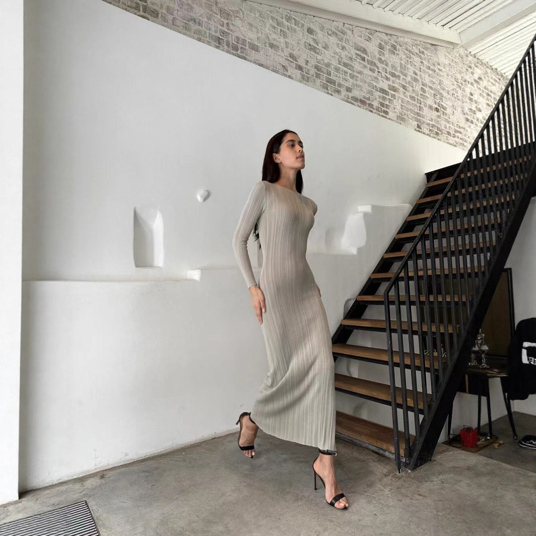 Kvinnors Elegant Ribbade Knit Maxi Klänning med Långa Ärm och Fitted Cut Mirla-Eva Jonsson