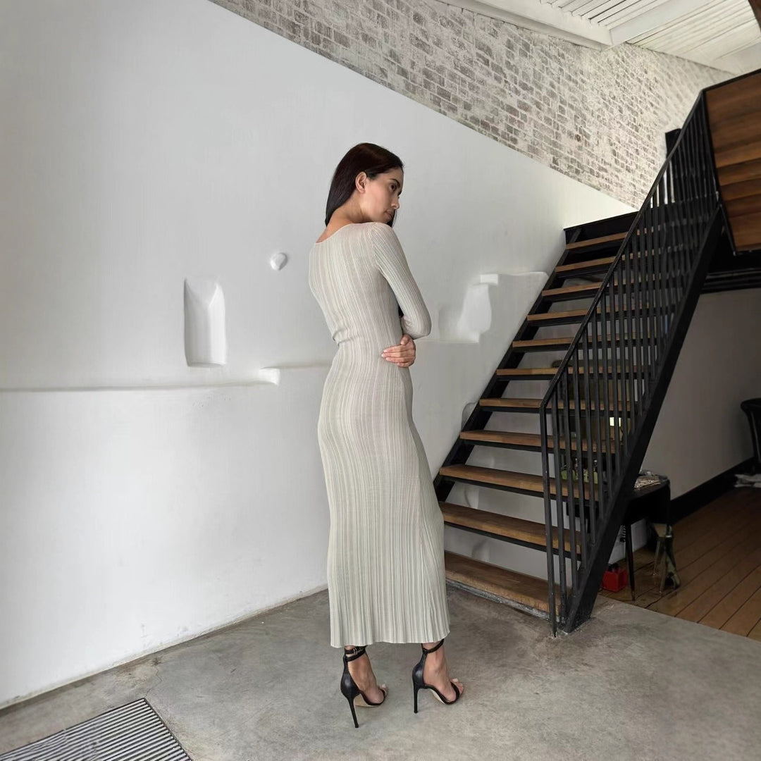 Kvinnors Elegant Ribbade Knit Maxi Klänning med Långa Ärm och Fitted Cut Mirla-Eva Jonsson