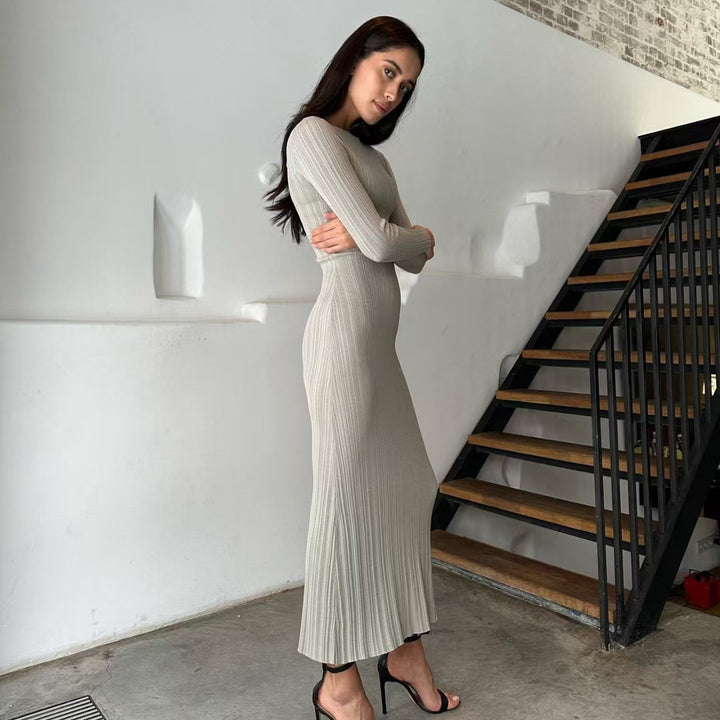 Kvinnors Elegant Ribbade Knit Maxi Klänning med Långa Ärm och Fitted Cut Mirla-Eva Jonsson