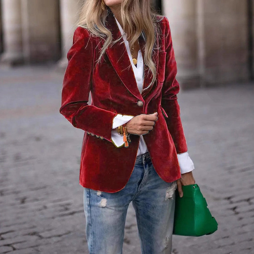 Kvinnors Elegant Sammet Blazer med Skräddarsydd Passform och Guldknappar Mirla-Eva Jonsson